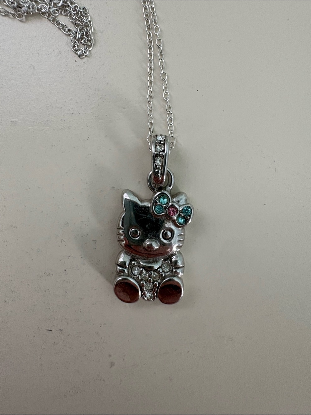Park Lane “Tabby Cat” Hello Kitty necklace Swarovski Crystals and Blue Pink Bow